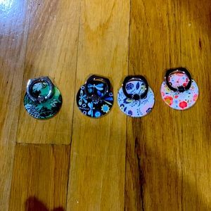 4 beautiful phone rings as you can see in the pictures , beautiful colors